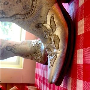 Lucchese silver leather cowhide boots size 7 1/2
